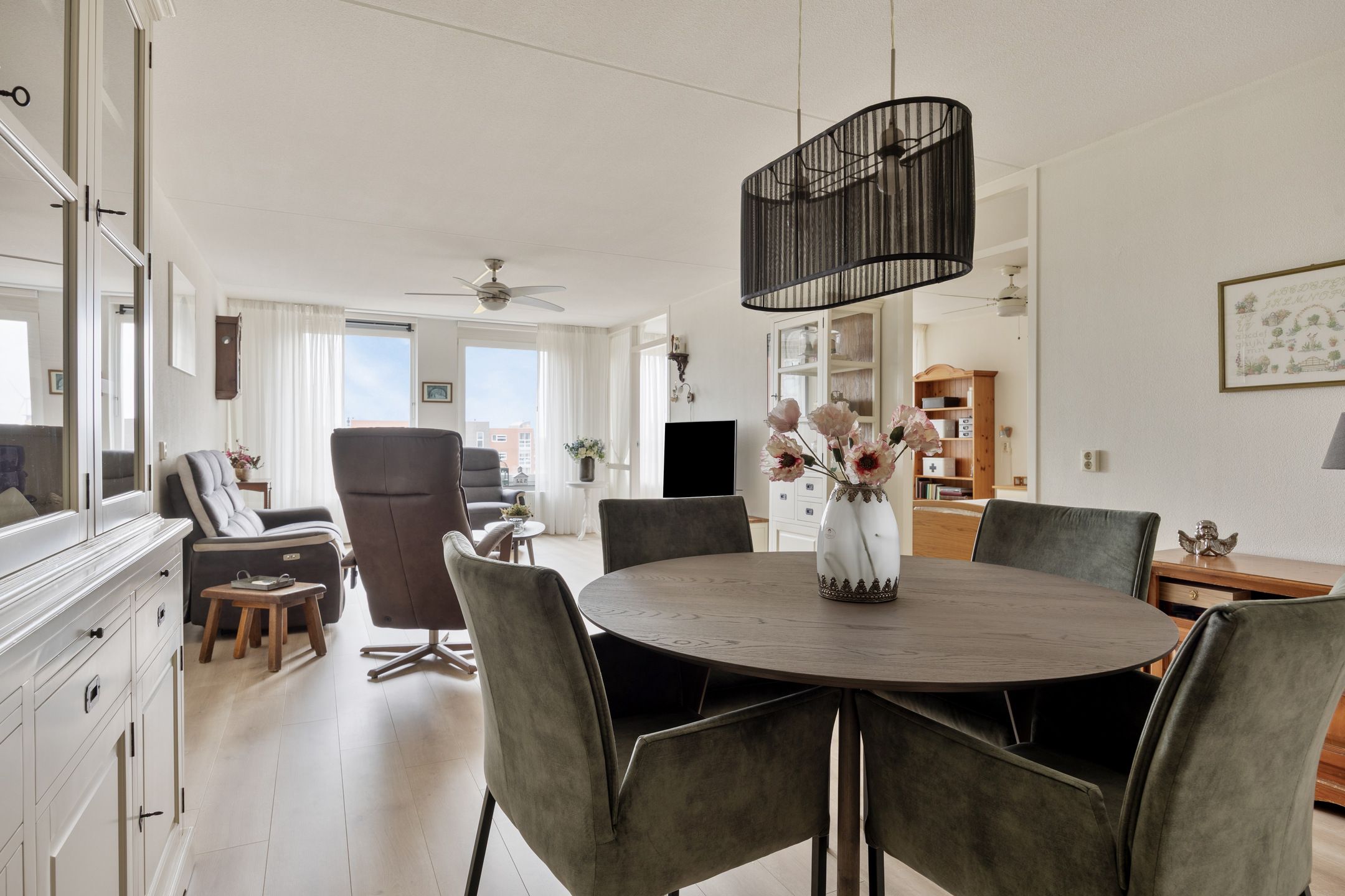 Foto 12 van Middeldijkerplein 118