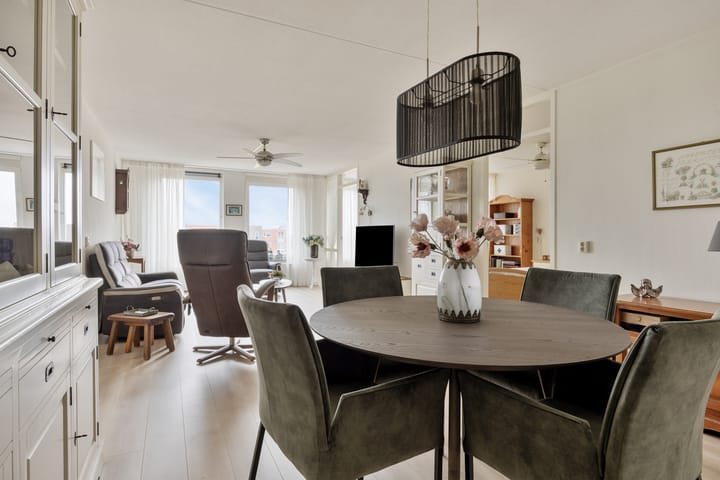 Photo 12 of Middeldijkerplein 118