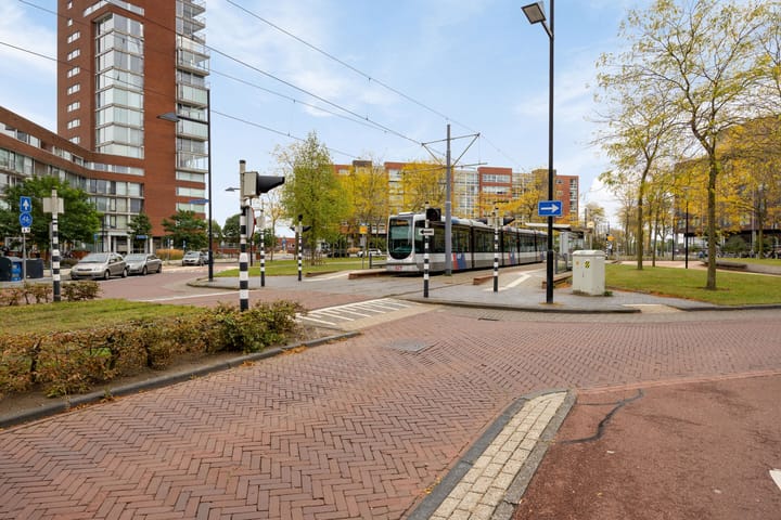 Photo 33 of Middeldijkerplein 118