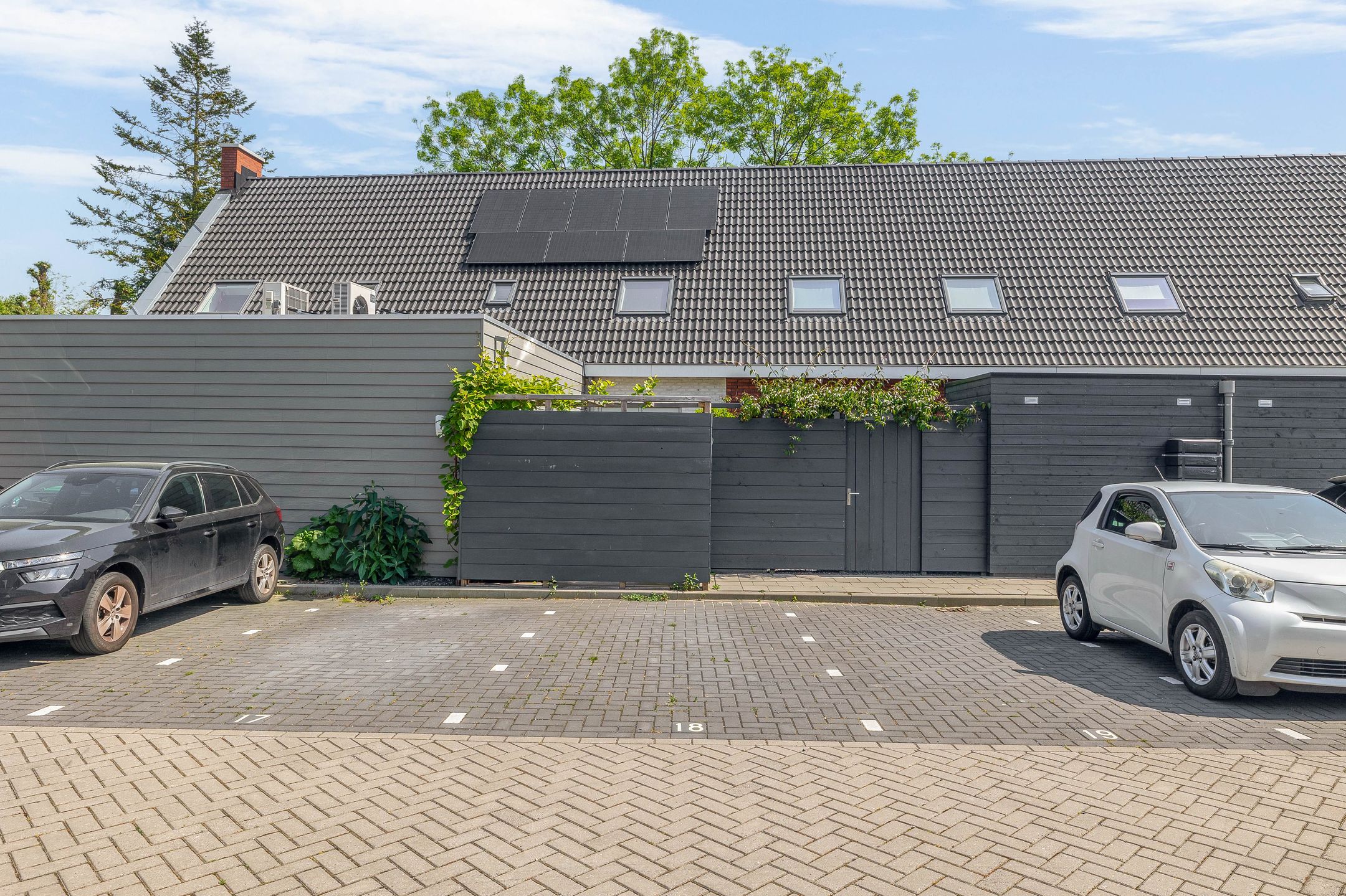 Photo 21 of Kromhout 122-B