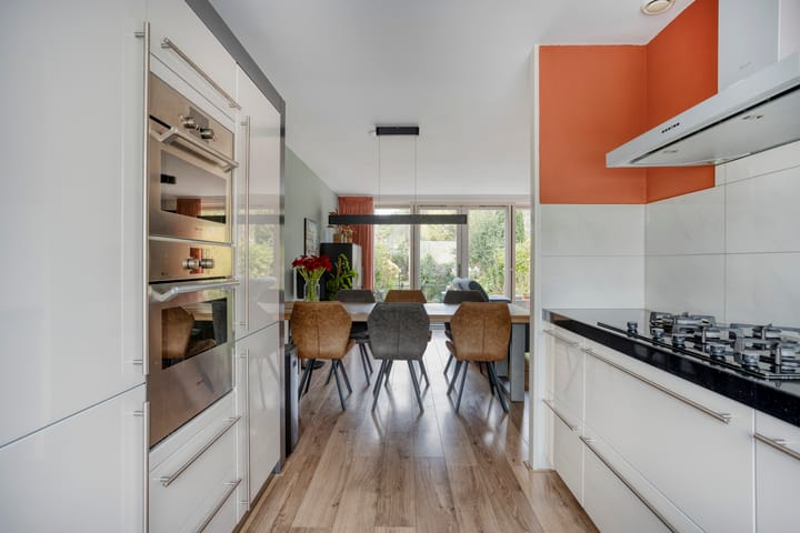 Foto 7 van Middenmolenlaan 9