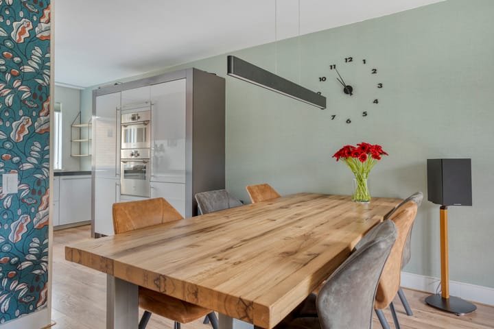 Foto 10 van Middenmolenlaan 9