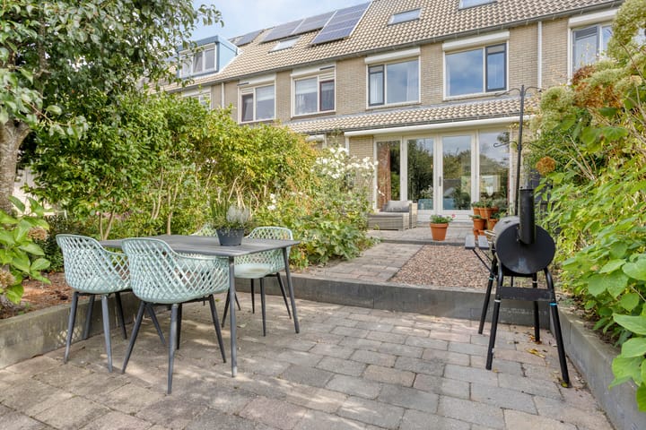 Foto 14 van Middenmolenlaan 9