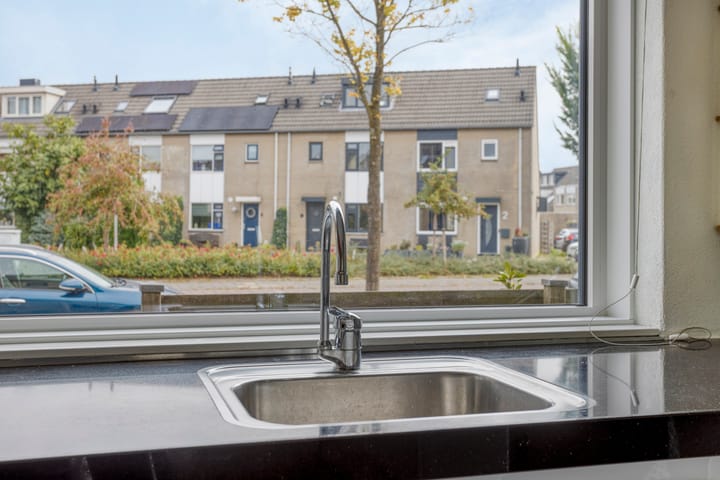 Foto 9 van Middenmolenlaan 9