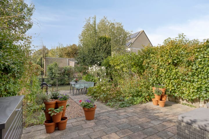 Foto 13 van Middenmolenlaan 9