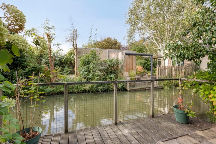 Foto 15 van Middenmolenlaan 9