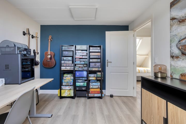 Foto 29 van Middenmolenlaan 9