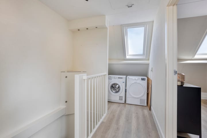 Foto 26 van Middenmolenlaan 9