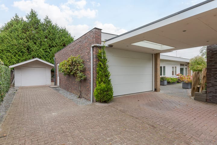 Photo 37 of Steenwijkerweg 50