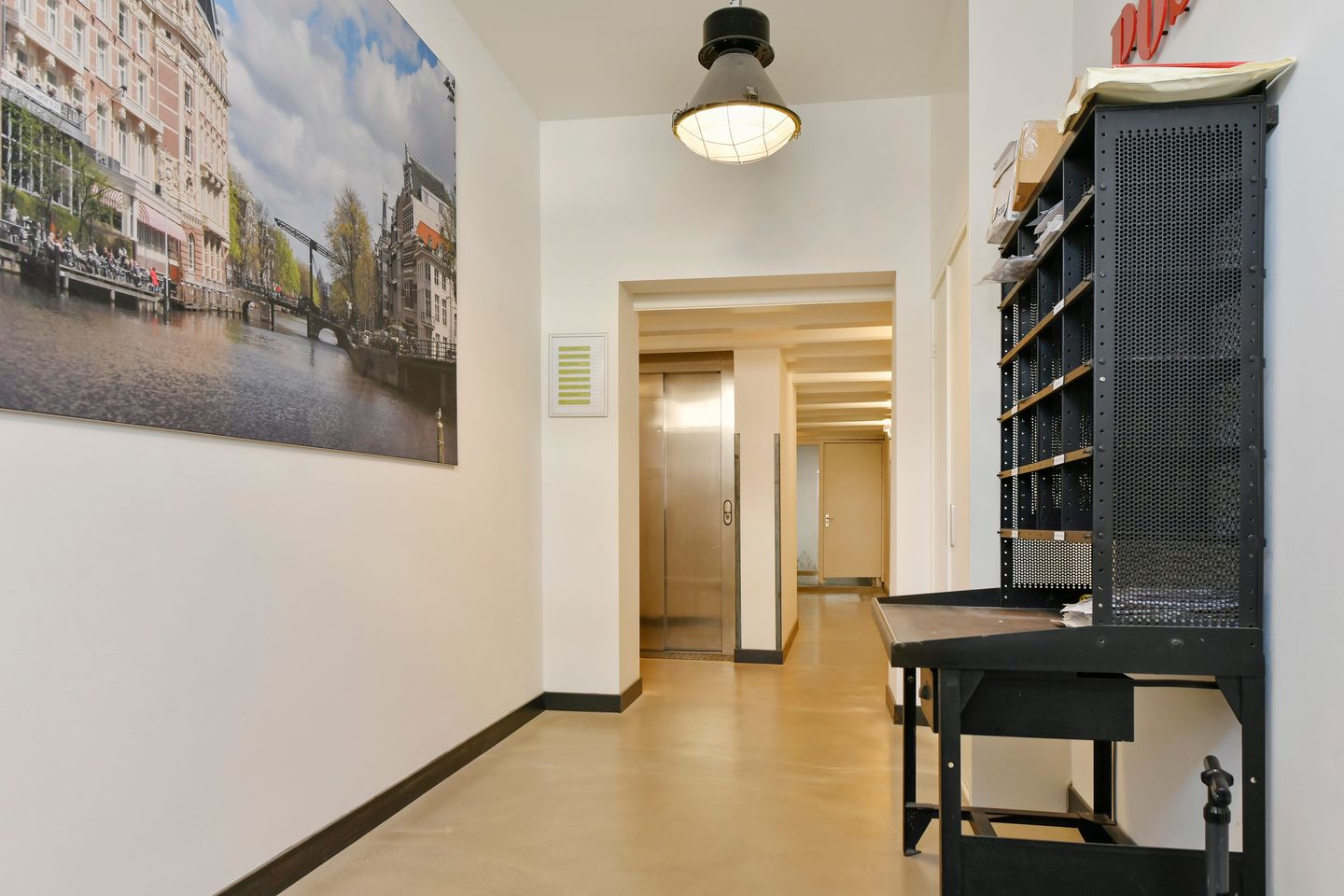 View photo 3 of Kloveniersburgwal 131-B