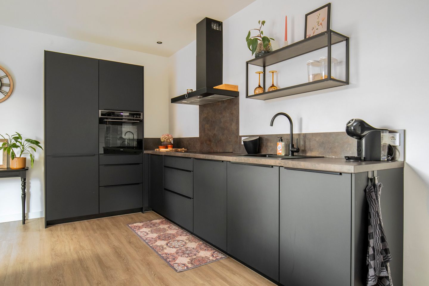 Photo 4 of van der Meulenstraat 11