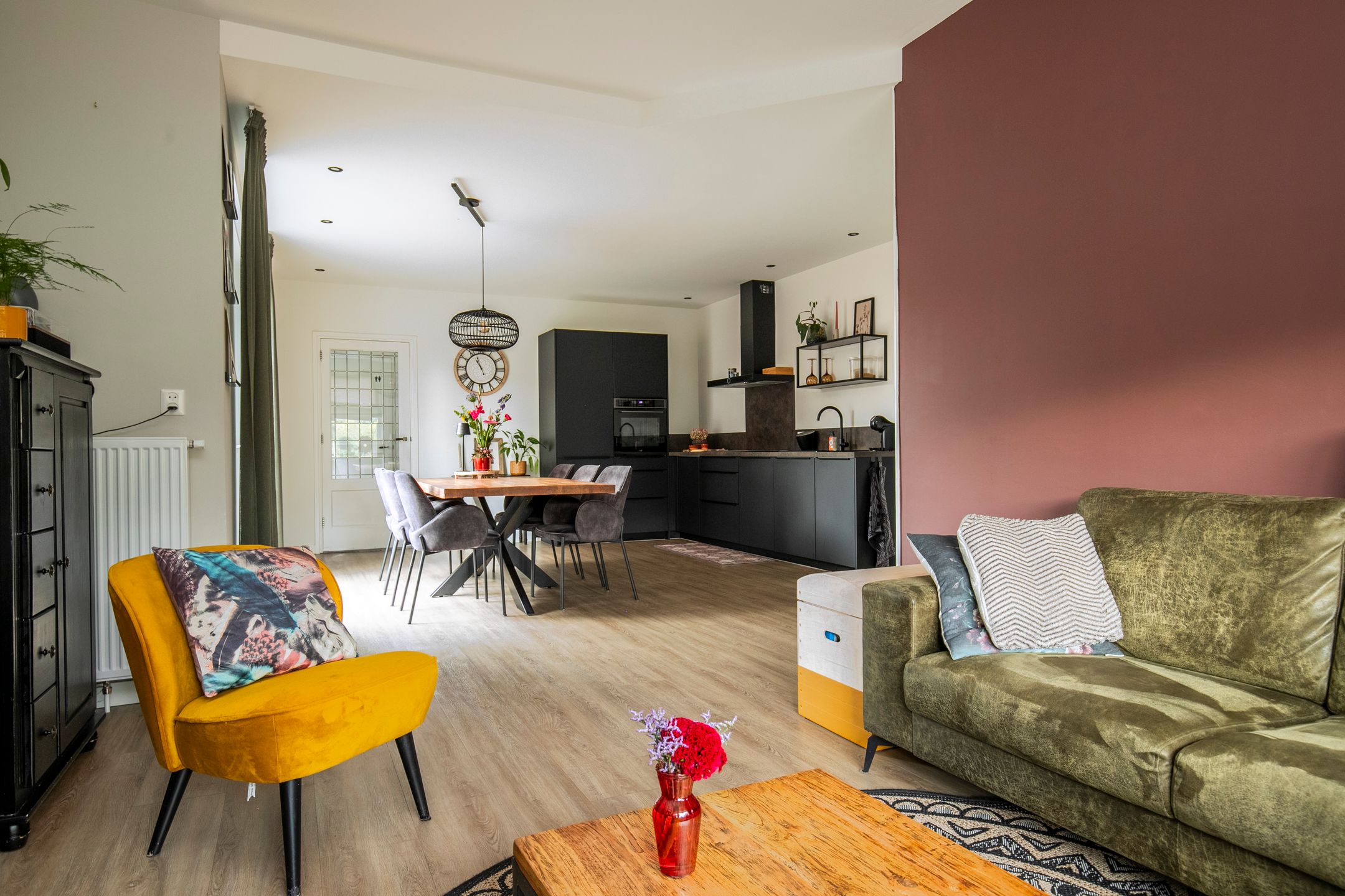 Photo 15 of van der Meulenstraat 11