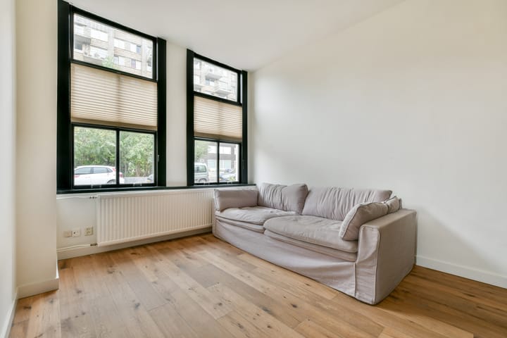 Photo 4 of Musschenbroekstraat 3