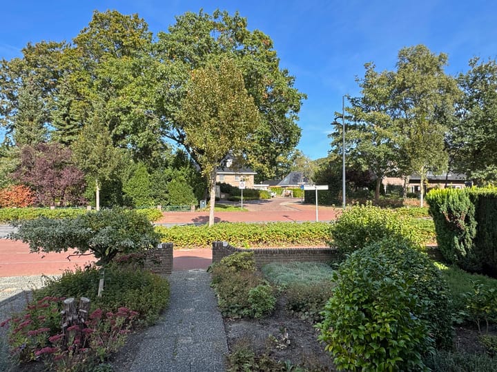 Photo 3 of van Heutszsingel 96