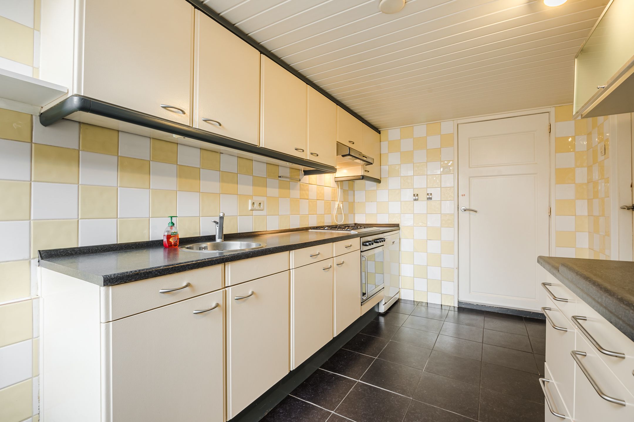 Photo 27 of Meirstraat 11