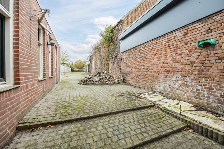 Photo 39 of Meirstraat 11