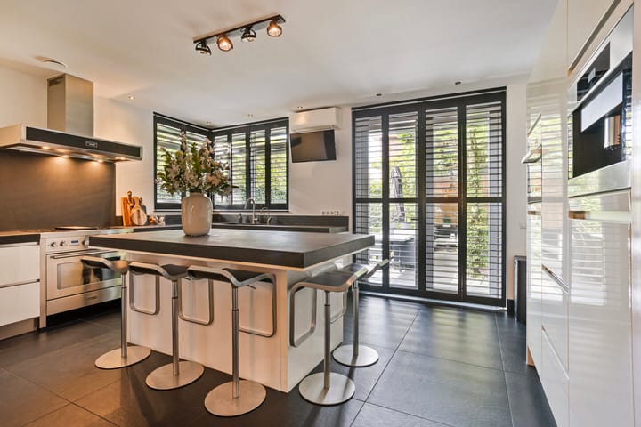 Photo 14 of Sperwerstraat 34