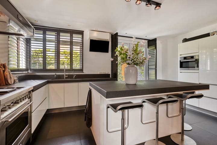 Photo 17 of Sperwerstraat 34