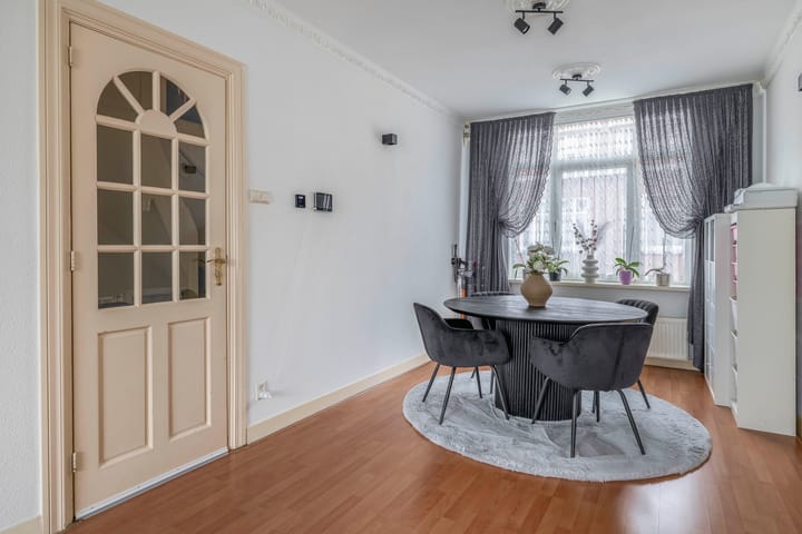 Photo 7 of J A Alberdingk Thijmstraat 39-B