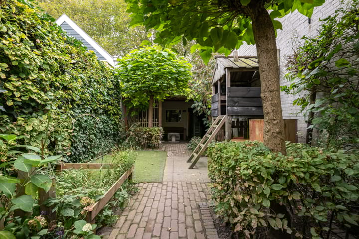 Photo 25 of Voorstraat 4