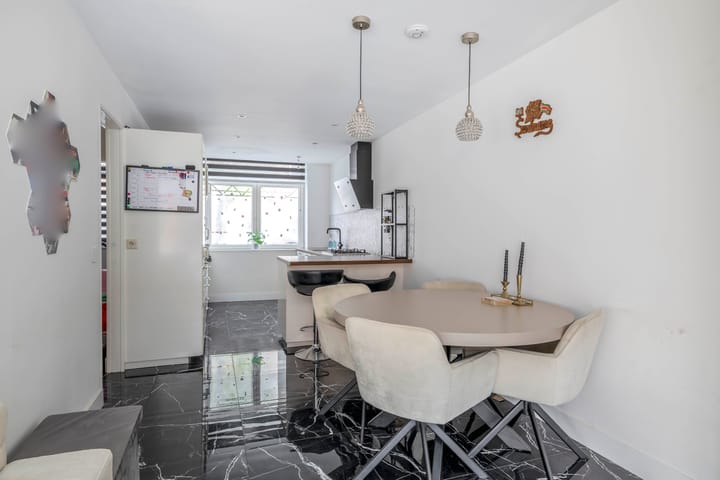 Photo 12 of Bilderdijkstraat 9