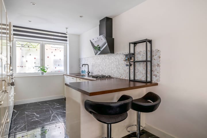 Photo 13 of Bilderdijkstraat 9