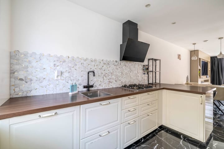 Photo 14 of Bilderdijkstraat 9