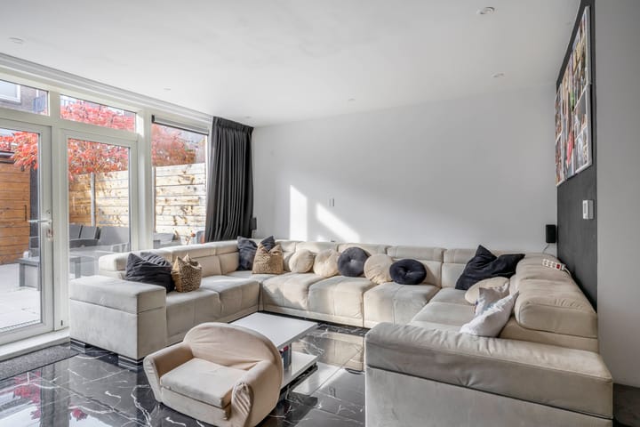 Photo 10 of Bilderdijkstraat 9