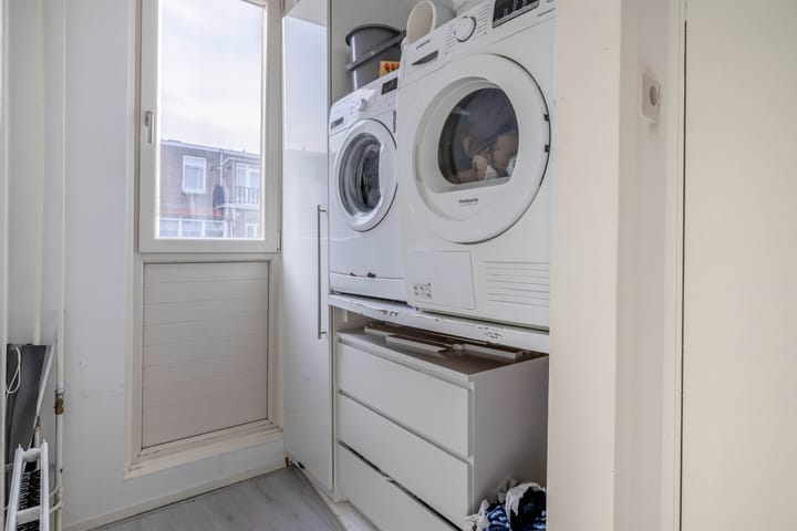 Photo 28 of Bilderdijkstraat 9