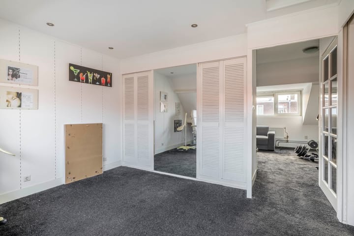 Photo 29 of Bilderdijkstraat 9