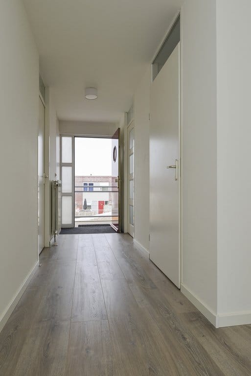 Photo 3 of Zenderstraat 228