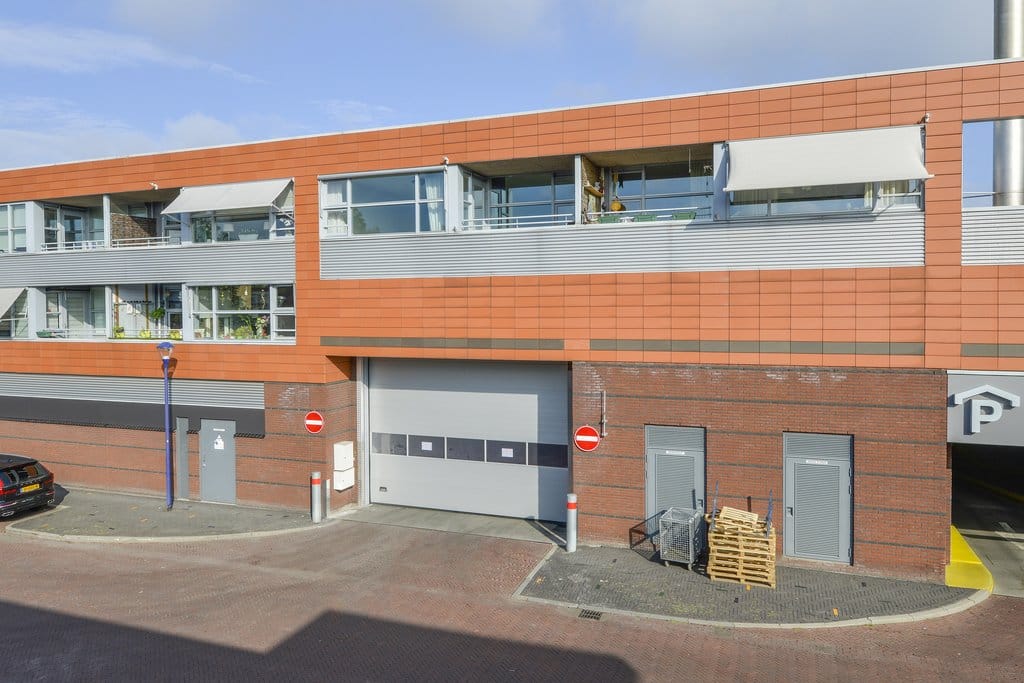 Photo 2 of Zenderstraat 228