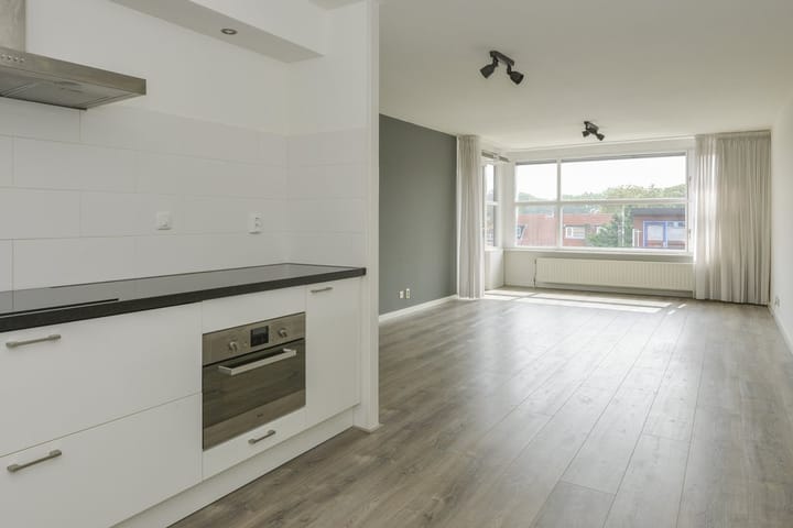 Photo 6 of Zenderstraat 228