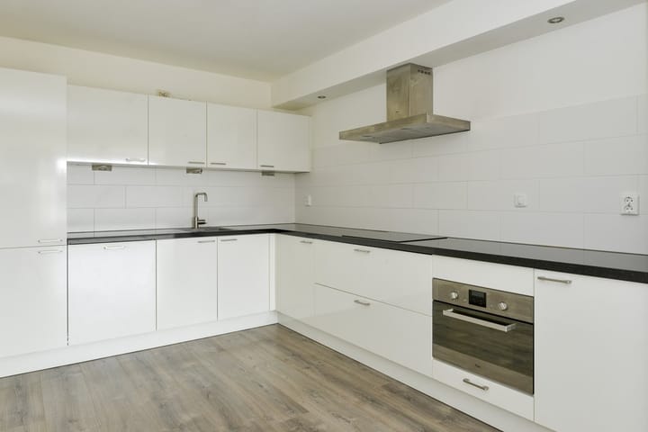 Photo 7 of Zenderstraat 228