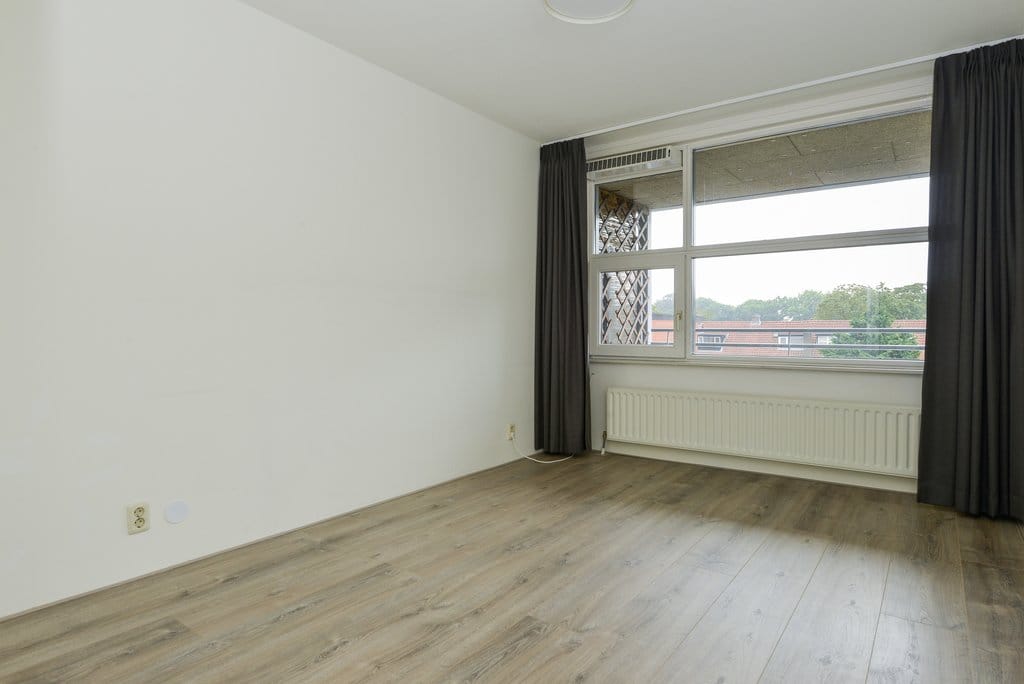 Photo 9 of Zenderstraat 228