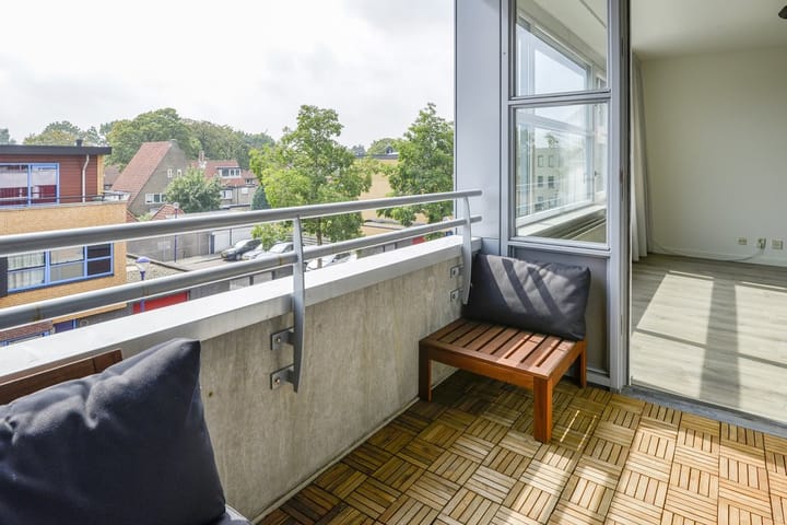 Photo 15 of Zenderstraat 228