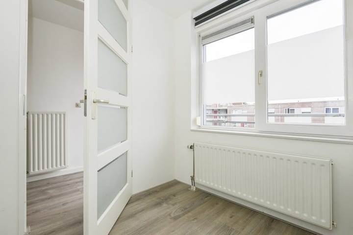 Photo 12 of Zenderstraat 228