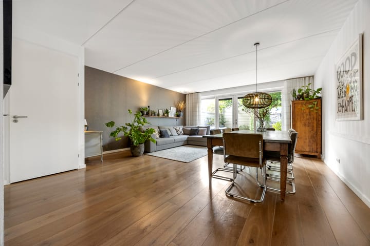 Photo 2 of Albert Trouwborststraat 13