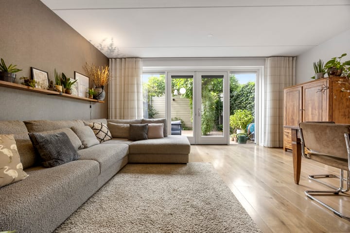 Photo 5 of Albert Trouwborststraat 13