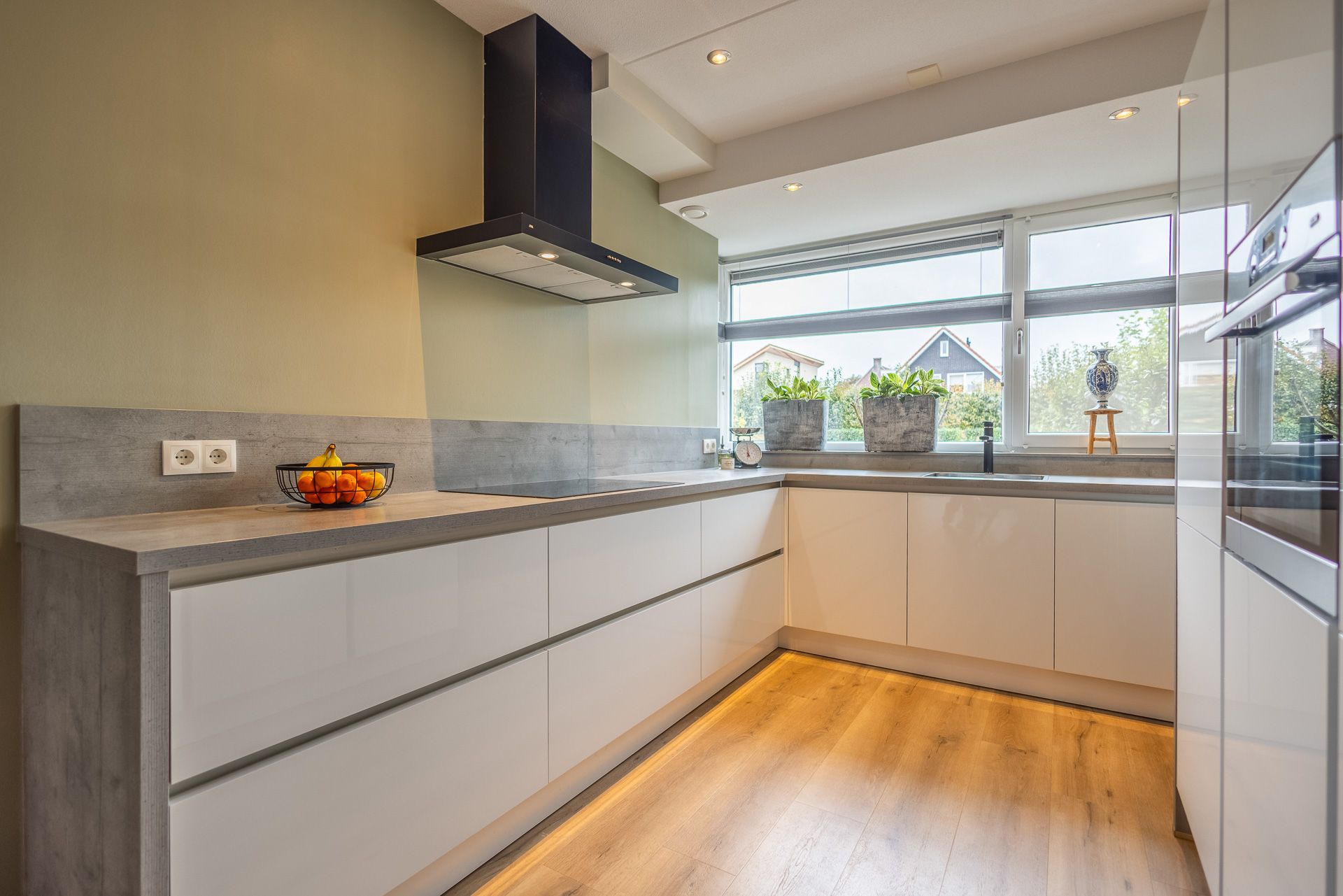 Foto 15 van Klompenmaker 68