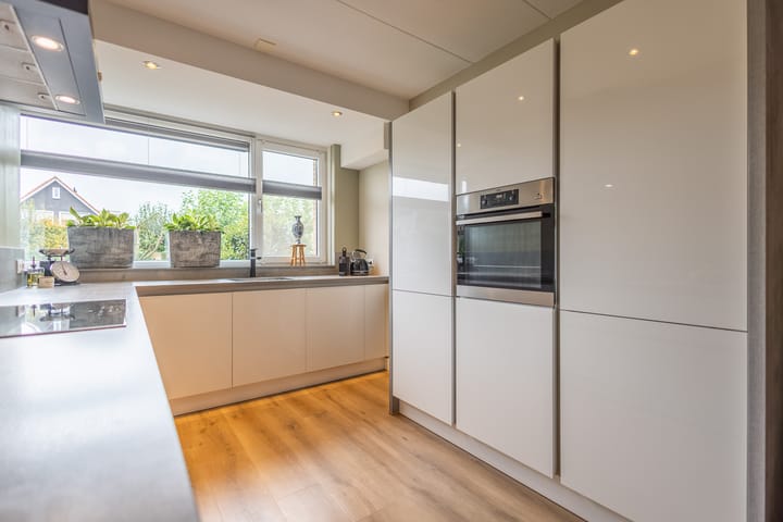 Foto 16 van Klompenmaker 68