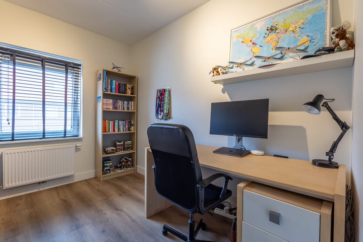 Foto 18 van Klompenmaker 68