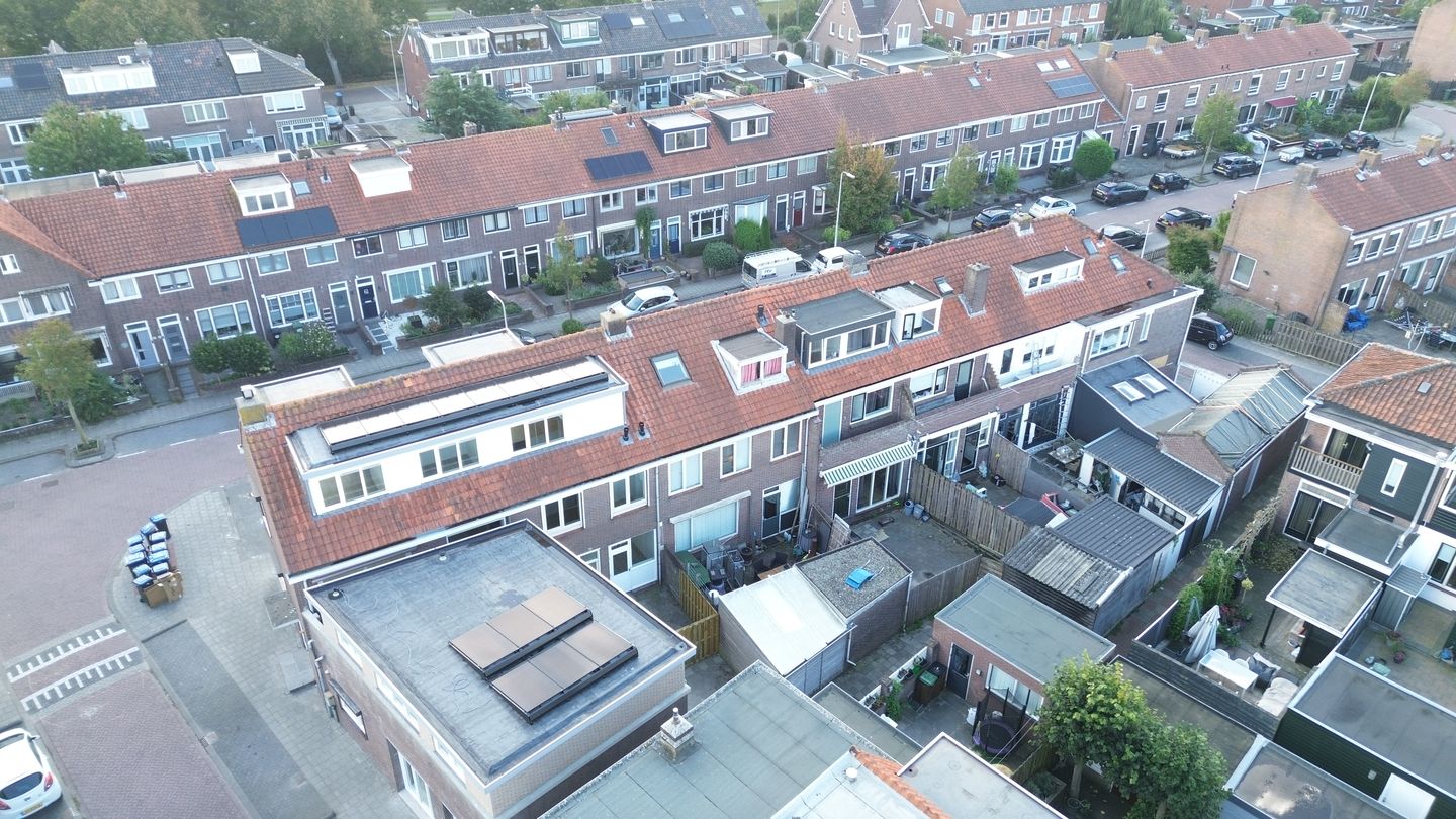 Photo 40 of Vossiusstraat 50