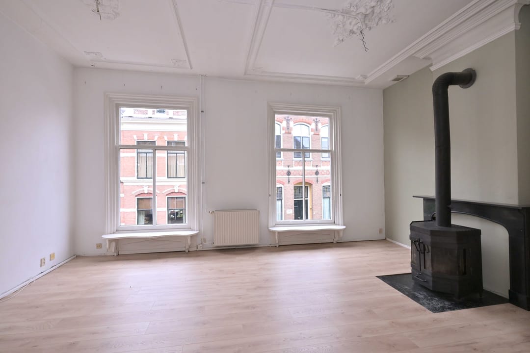 Photo 2 of Graaf van Burenstraat 25