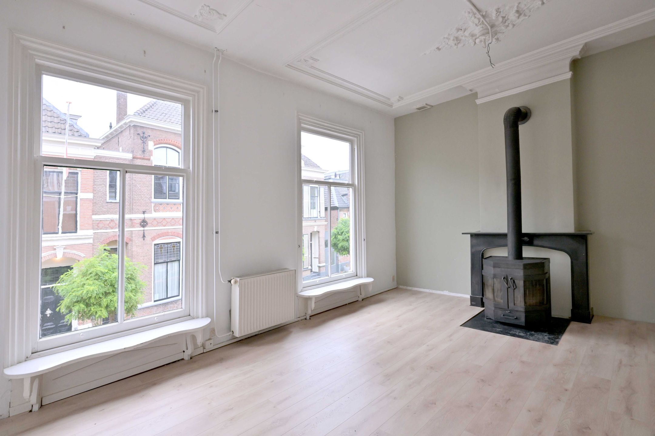 Photo 3 of Graaf van Burenstraat 25