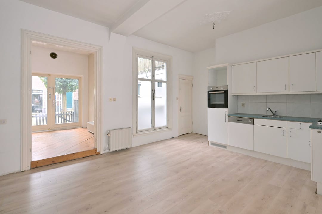 Photo 7 of Graaf van Burenstraat 25