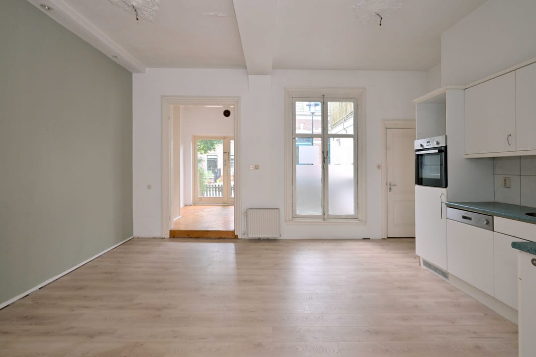 Photo 8 of Graaf van Burenstraat 25