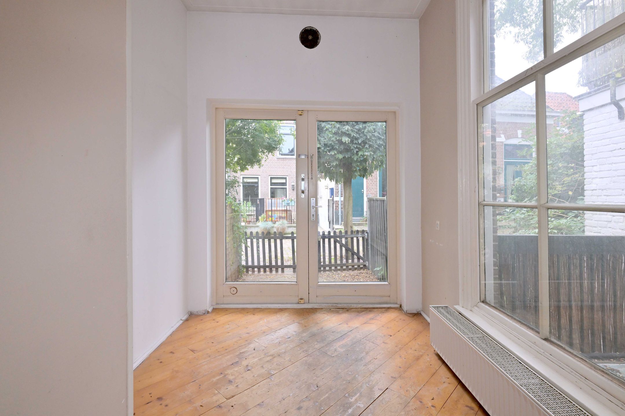Photo 9 of Graaf van Burenstraat 25