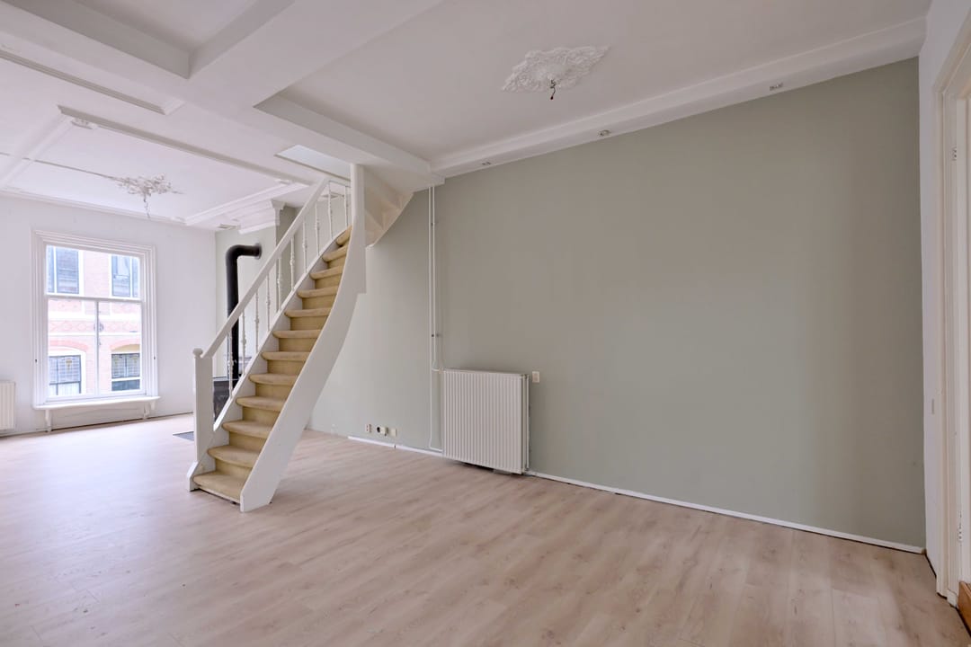 Photo 16 of Graaf van Burenstraat 25
