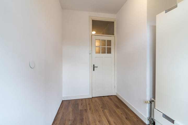 Foto 3 van Caan van Necklaan 81